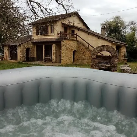 Pensionat Maison Gite 100M2 Tout Equipe, Jardin 3000M2 Falgueyret