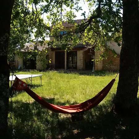 Maison Gite 100M2 Tout Equipe, Jardin 3000M2 Pensionat