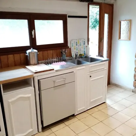 Maison Gite 100M2 Tout Equipe, Jardin 3000M2 Pensionat Falgueyret
